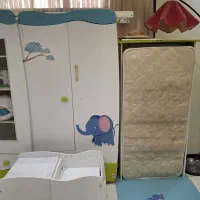 فروش سرویس تختخواب و کمد. کودک ویترین