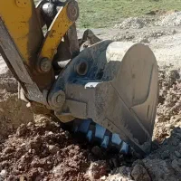 به نام  خدا ۰یه دستگاه بیل مکانیکی بفرش می‌رسد|خودرو سنگین|بروجرد, |دیوار