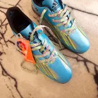 کفش داخل سالن فوتسال