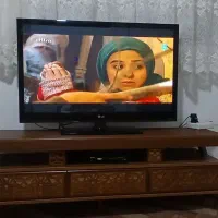 تلویزیون ۴۲ اینچ