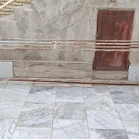 دو عدد میز فلزی و یک عدد دوچرخه بیست نو نو هست