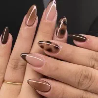 ناخن کار/خدمات حرفه‌ای / آموزش تخصصی کاشت ناخن|خدمات آرایشگری و زیبایی|اصفهان, بهارانچی|دیوار