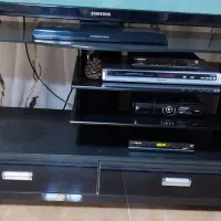 میز تلویزیون شیشه دودی و ام دی اف روکش مشکی