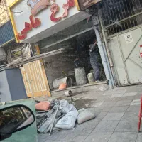 کارگر ماهر وساده مرغ فروشی