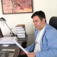 وکیل پایه یک دادگستری