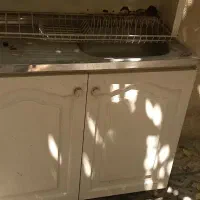 کابینت فلزی همراه با آبچکان و سینک