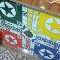 منچ بزرگ شیشه ای با دور چوبی