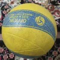 توپ والیبال