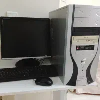 کیس و مانیتور ۱۷ و کیبرد و ماوس سالم