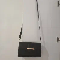 مشکی ۲۵۰سفید ۱۴۰ پالتو قرمز ۲۲۰ هزار تومان|کیف، کفش، کمربند|اسلامآباد غرب, |دیوار