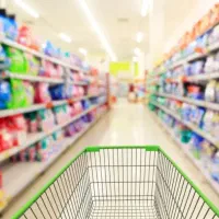 صندوقدار فروشگاه مواد غذایی