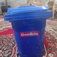 سطل زباله بزرگ در حد نو پدالی  سالم ی میلیون تومن