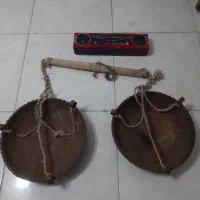 ترازو اویزی قاجاری دستساز و ضبط دوکاست،باهم ۱۵۰۰