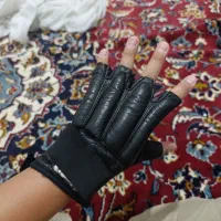 دستکش و لوازم مبارزه