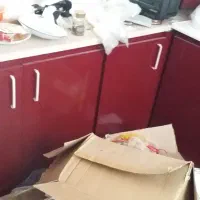 فروش ۸ متر کابینت زرشکی فلزی