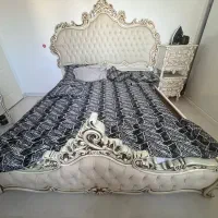 تخت خواب سلطنتی دو نفره