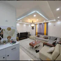 آپارتمان-خوش-نقشه-در-باغ-خزانه