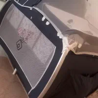 تخت کنار مادر دارنده پارک بازی کودک وارداتی