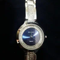 دو عدد ساعت مردانه و زنانه