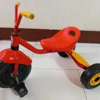 سه چرخه فلزی و ماشین بازی