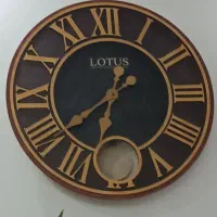 ساعت سالم و در حد نو با اعداد رومی