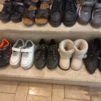 تعدادی کفش بچه گانه دختر و پسر  و کفش زنانه