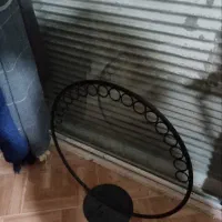 تعدادی مانکن، ویترین کم جا،میز پیشخوان|فروشگاه و مغازه|میانه, |دیوار