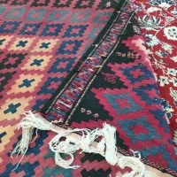 گلیم دستبافت قدیمی بسیار سالم تمیز بدون پارگی زدگی