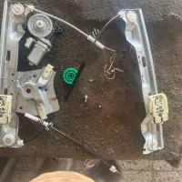 خدمات خودرو نصب شیشه ققل مرکزی بالابر