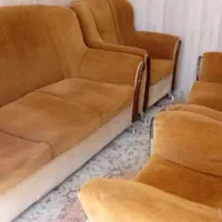 مبل راحتی ۷نفرس کمی کارکرده پارچش خیلی جنس خوبه