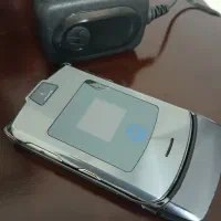 موتورلا کار کرده  باطریش شارژمیشه ولی خالی میکنه