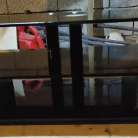 میز تلوزیون شیشه ای در حد نو