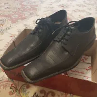 کت شلوار سایز ۴۲ و کفش سایز ۴۲