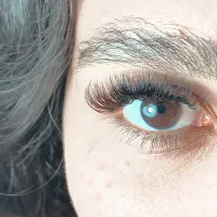 کاشت و ترمیم مژه