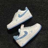 فروش تعدادی کتونی ویتنام فقط تعداد