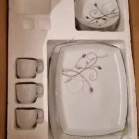 سرویس چینی ۱۲ نفرطرح مربعی دورطلایی ۱۰۲ تیکه اکبند