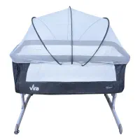 تخت کنار مادر