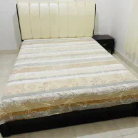 تخت ومیز آرایش درحد نو