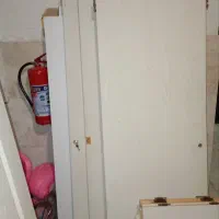 در کمد دیواری