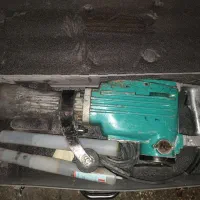 هیلتی بتن کن