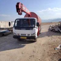 ایسوزو ۶ تن با جرثقیل ۳ تن