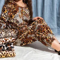 پوشاک زنانه ایرانی و خارجی