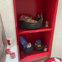قفسه یا شلف یا کتابخانه و کافی بار