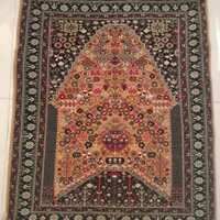 قالیچه دستبافت طرح خاص یک سر ناظم