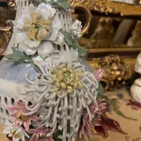 گلدان گل برجسته قدیمی