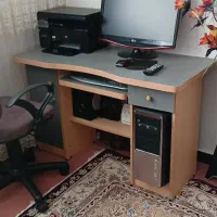 فروش دو دستگاه میز کامپیوتر وتحریر