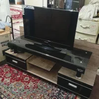 میز و تلویزیون