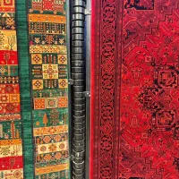 فرش سنتی قرمز لاکی و سبز بلوچ،قشقایی،ترکمن،چالشتر|فرش|اصفهان, نصرآباد|دیوار