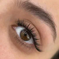 مدل برای کاشت مژه