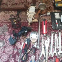 یک عدد گاز ویک عدد گاز حیاط ومقداری اچار